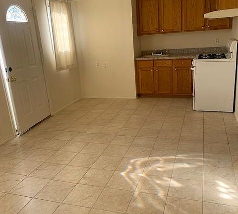 4th image of 106 Bartow Ave #124