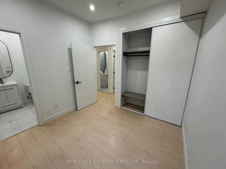 4 B Huron Ave N #2 — Photo 4