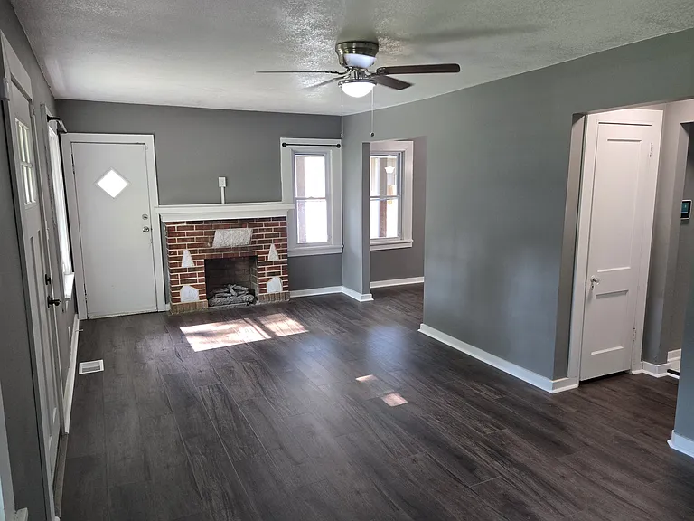 5622 Wayne Ave — Photo 2
