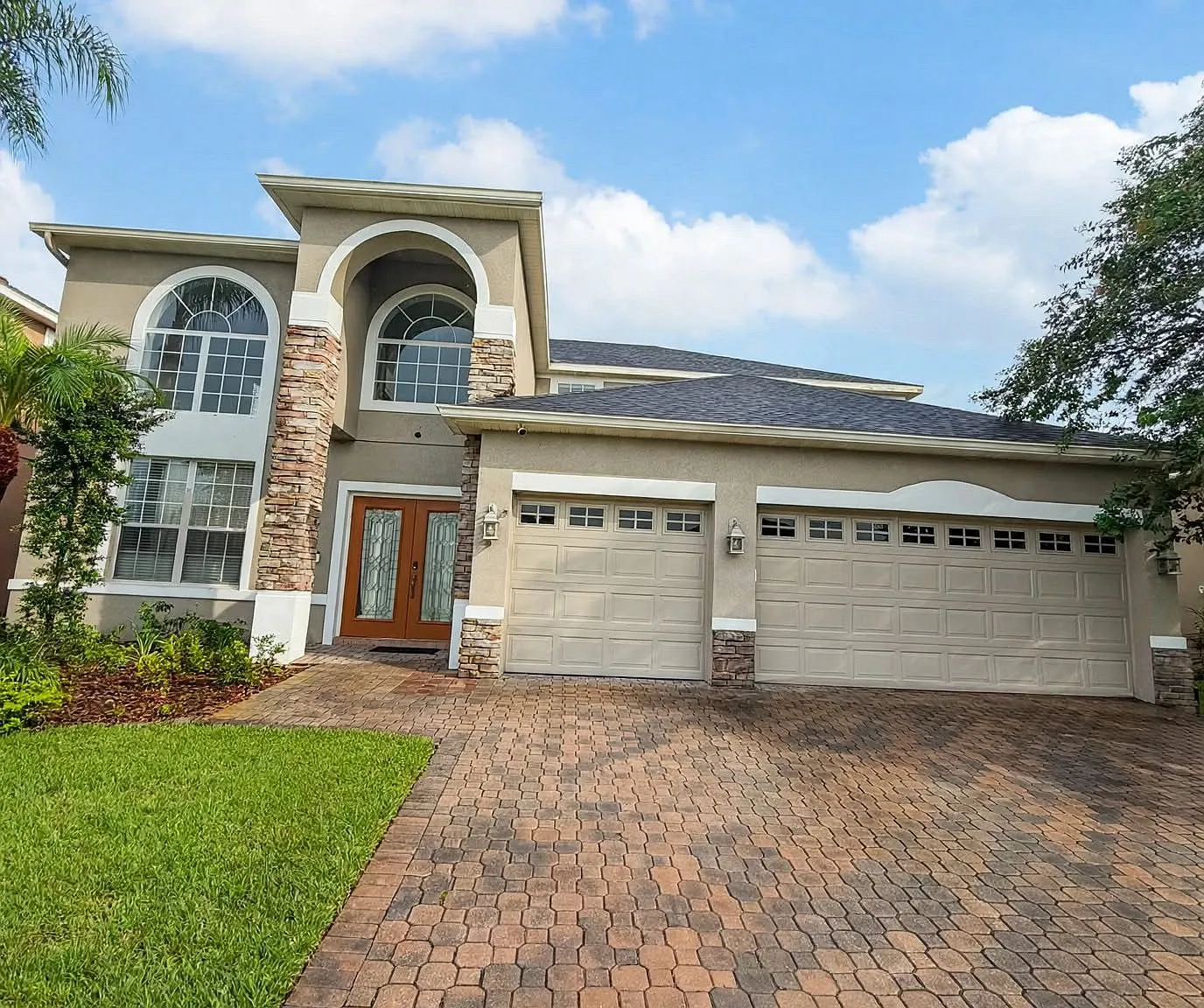 5 bed, 3.5 bath, 3355 sqft, $3,700 — Photo 1