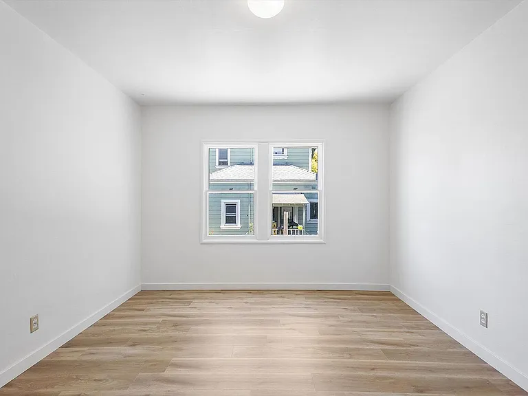 2432 Webb Ave #B — Photo 7