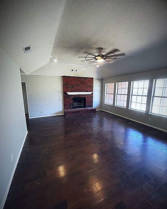 1st image of 3310 Maplewood Dr