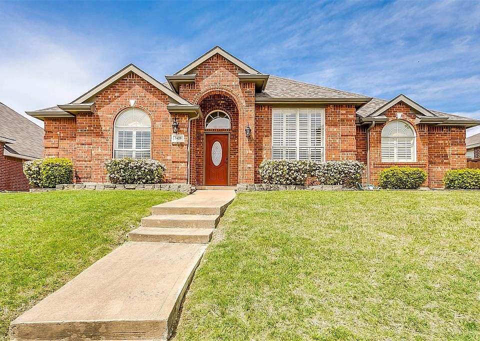 1st image of 3429 Bluegrass Dr