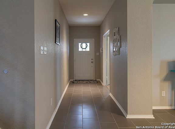 2nd image of 4607 Montrose Wood