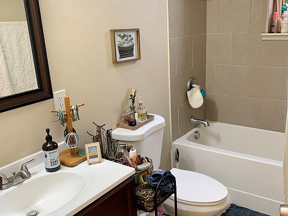 5th image of 4971 Magnolia Ave #1W