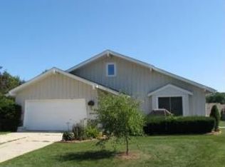 1752 Parknoll Cir, Port Washington, WI 53074