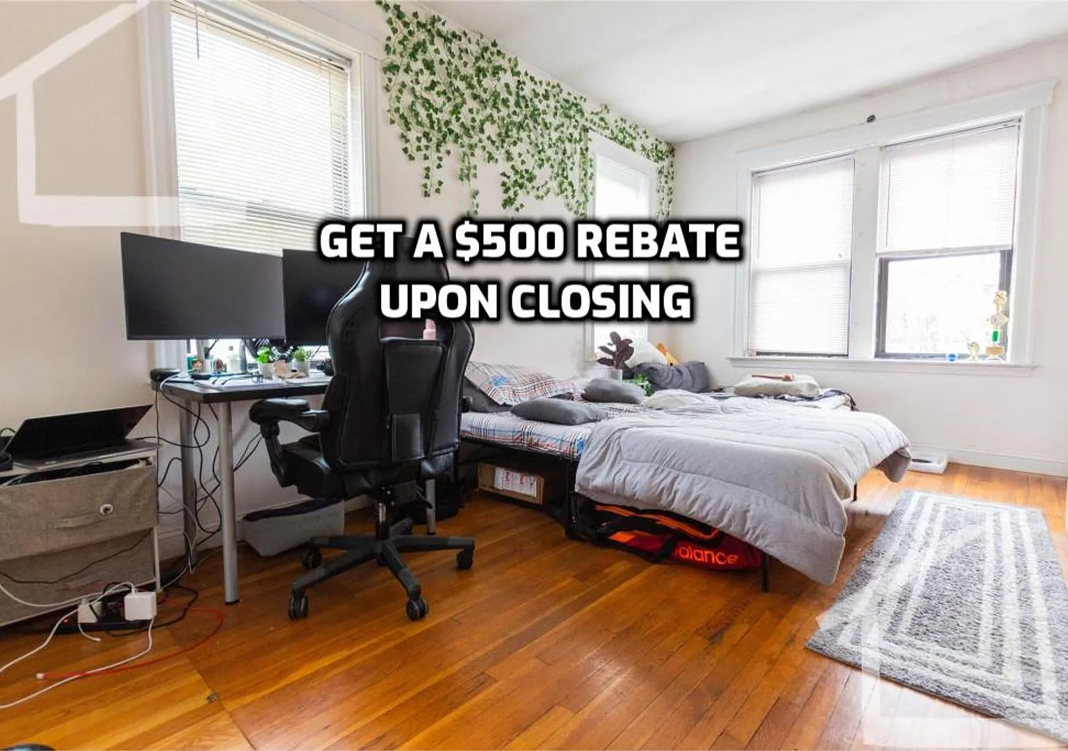 Conveniently Located, Spacious Apt w Ht & HW Inc. Near B and C lines! — Photo 1