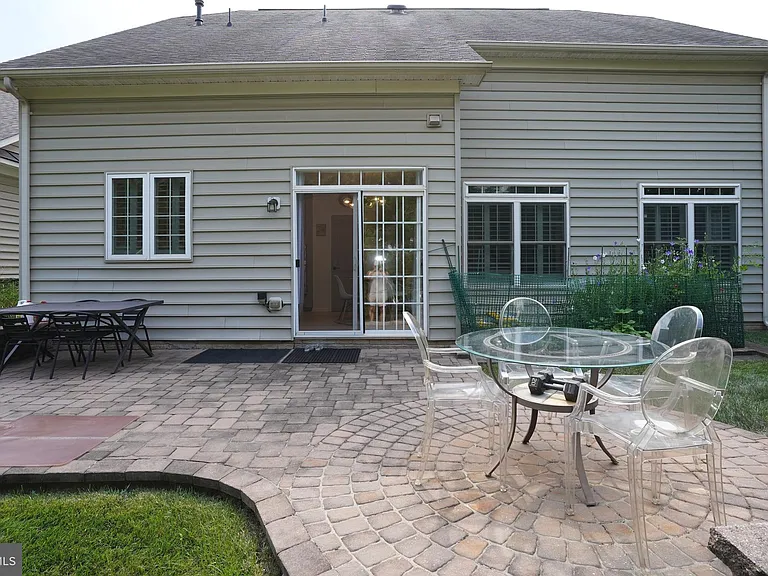20779 Crescent Pointe Pl — Photo 36
