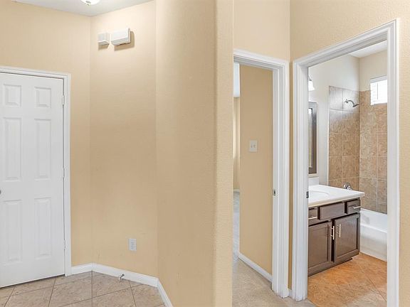 5th image of 5719 Langham Dawn Ln