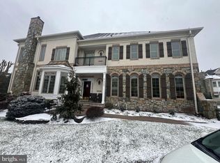 18365 Eagle Point Sq, Leesburg, VA 20176