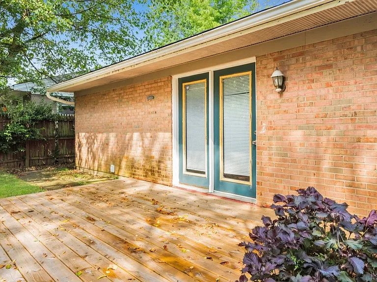 10203 Storm Dr — Photo 28