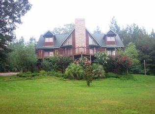 1788 Alpine Dr, Deatsville, AL 36022