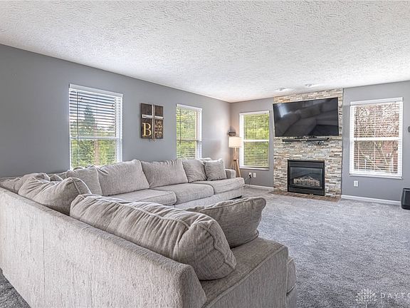 4th image of 490 Ashley Brook Dr