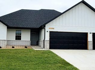 1748 E Chickamauga Dr, Republic, MO 65738