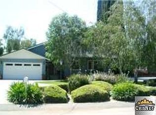 23010 Mariano St, Woodland Hills, CA 91367