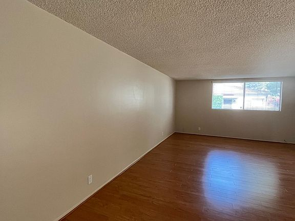 2nd image of 2308 32nd St APT 1