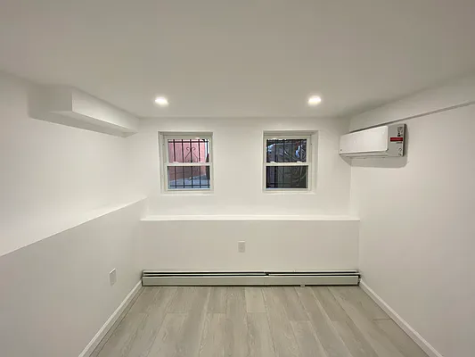 Rented by Capri Jet Realty Corp | media 10