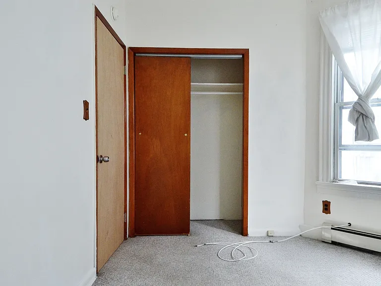 38 E 41st St — Photo 14