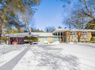 5 Bachelor Pl, Toronto, ON M2L 1W9