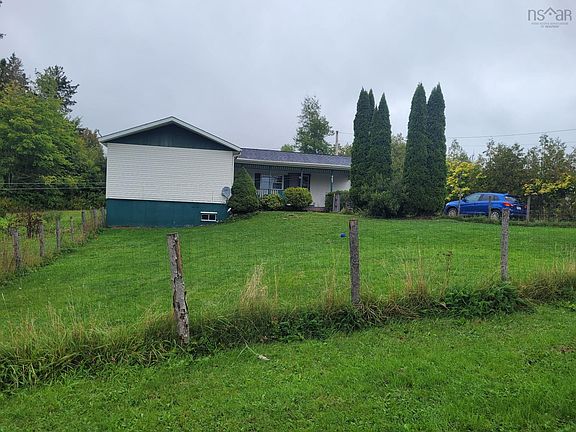 2nd image of 863 Addington Forks Rd W