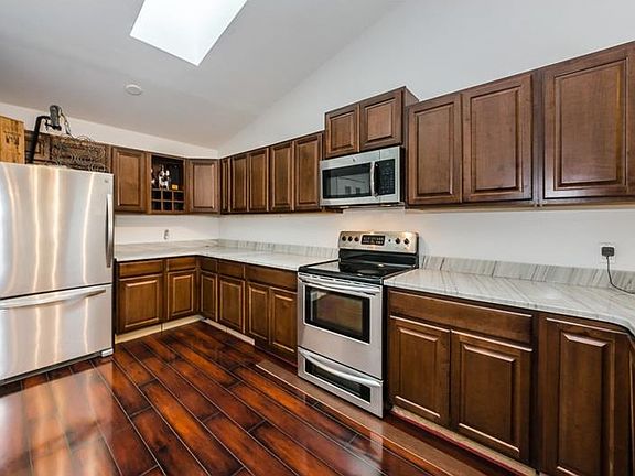 4th image of 2538 Pine Cove Ln
