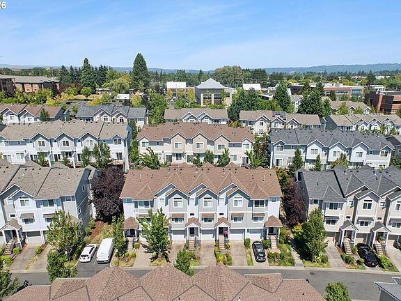 2nd image of 10509 NE Park Ridge Way