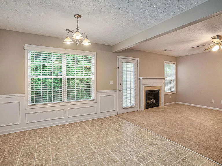 226 Alton Cir — Photo 8