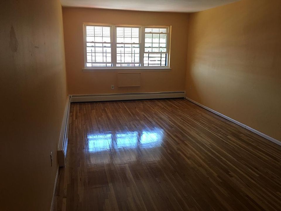 1st image of 3322 Wickham Ave #2