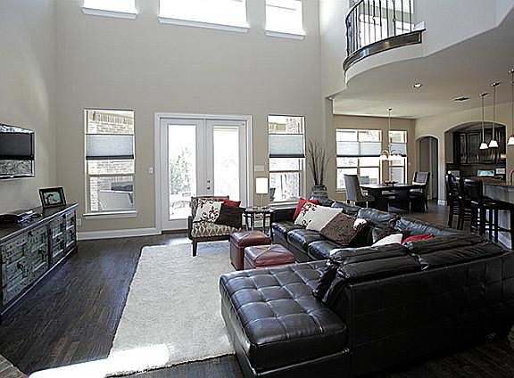 2nd image of 701 Cornell Dr