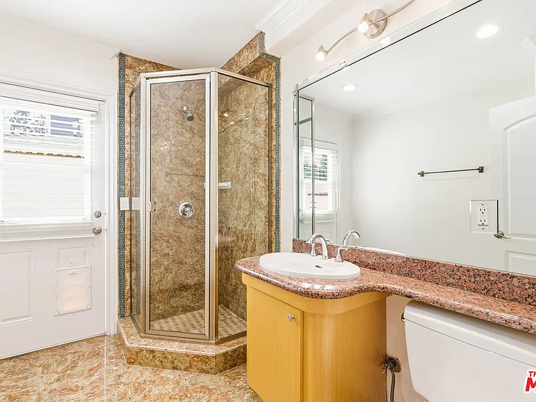 23114 Mariano St — Photo 24