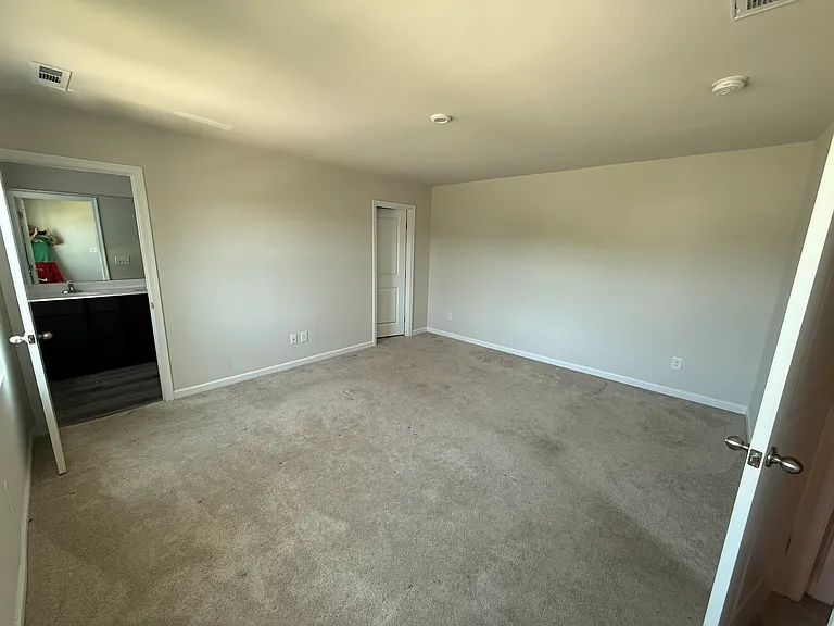 2410 Brokeshire Dr — Photo 12