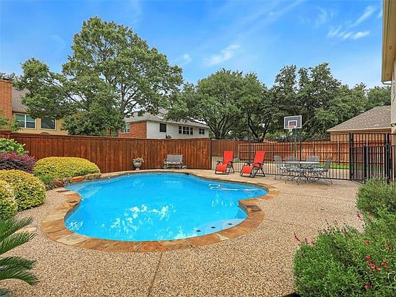 3rd image of 3207 Wyndham Ln