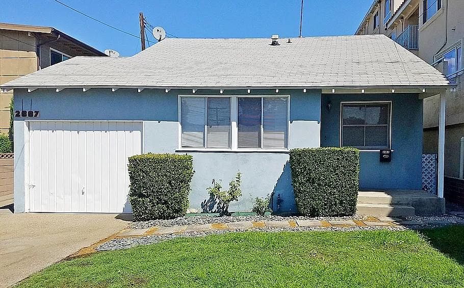 1st image of 2667 Montrose Ave