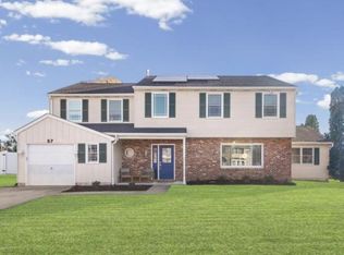 57 Manchester Rd, Sewell, NJ 08080