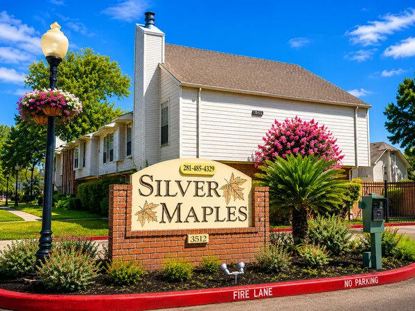 Silver Maples Apartments