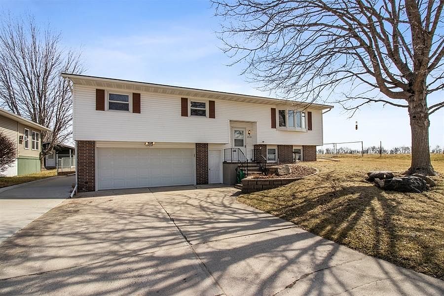 1st image of 313 Lynne Dr