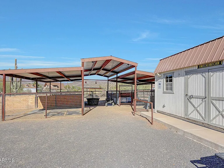 6914 E Highland Rd — Photo 32