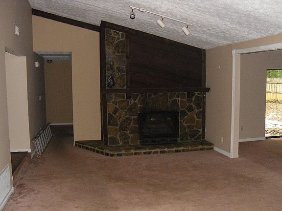 2nd image of 6999 Timbers East Ln