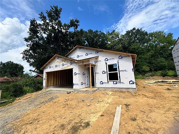 3rd image of 344 Poppy Ct