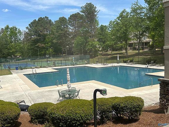 5th image of 154 Ridgewood Cir