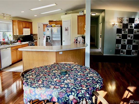 Open kitchen with lots of counter space!