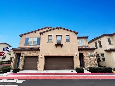 443 E Romero Ct — Photo 3