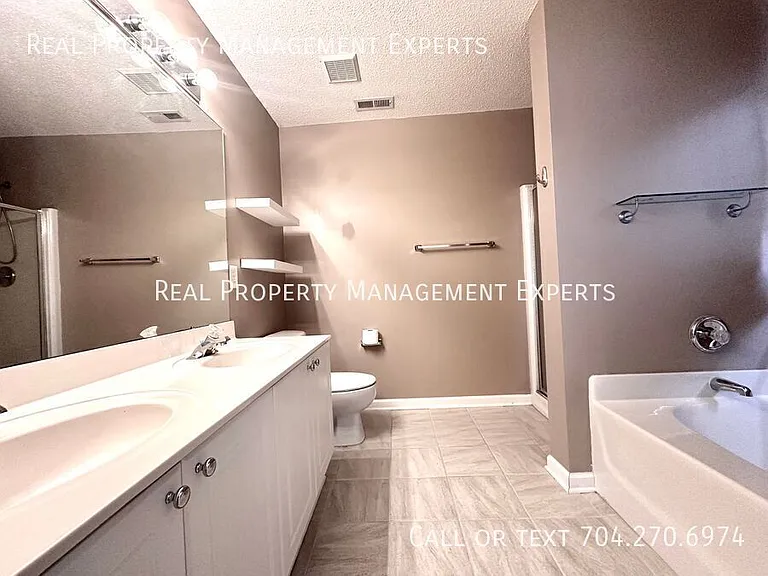 7603 Rolling Meadows Ln — Photo 14