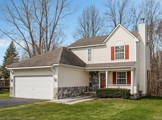 1025 Yorick Path, Wixom, MI 48393