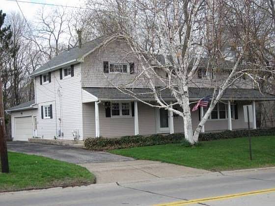 1st image of 122 Elyria Ave