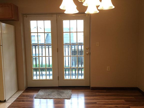 5th image of 601 Broad Ave Suite 1