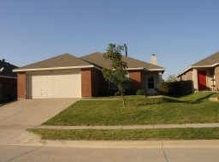 9868 Sparrow Hawk Ln, Fort Worth, TX 76108
