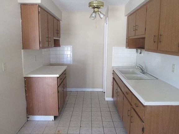 3rd image of 710 W Mango St #2