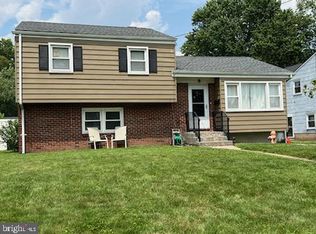 8 Wickford Ave, Ewing, NJ 08618