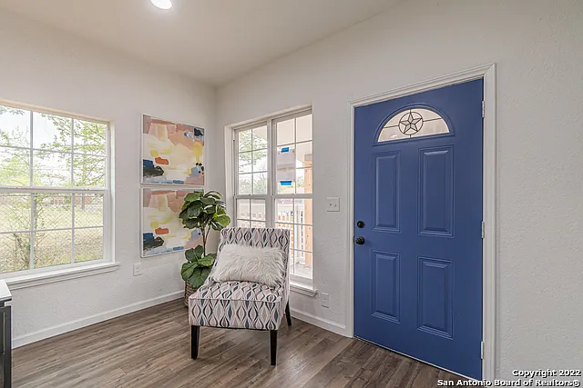 324 Bargas St — Photo 5